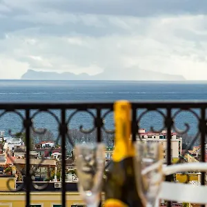 Bed & Breakfast Civico 33, Naples